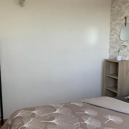 בית אירוח Chambre, Salon, Salle De Bains Et Wc Prives -Sans Cuisine- Dans Maison Provencale Chez L'Habitant *